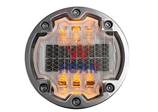 ¿Por qué se popularizaron rápidamente las tachas solares subterráneas en Perú?